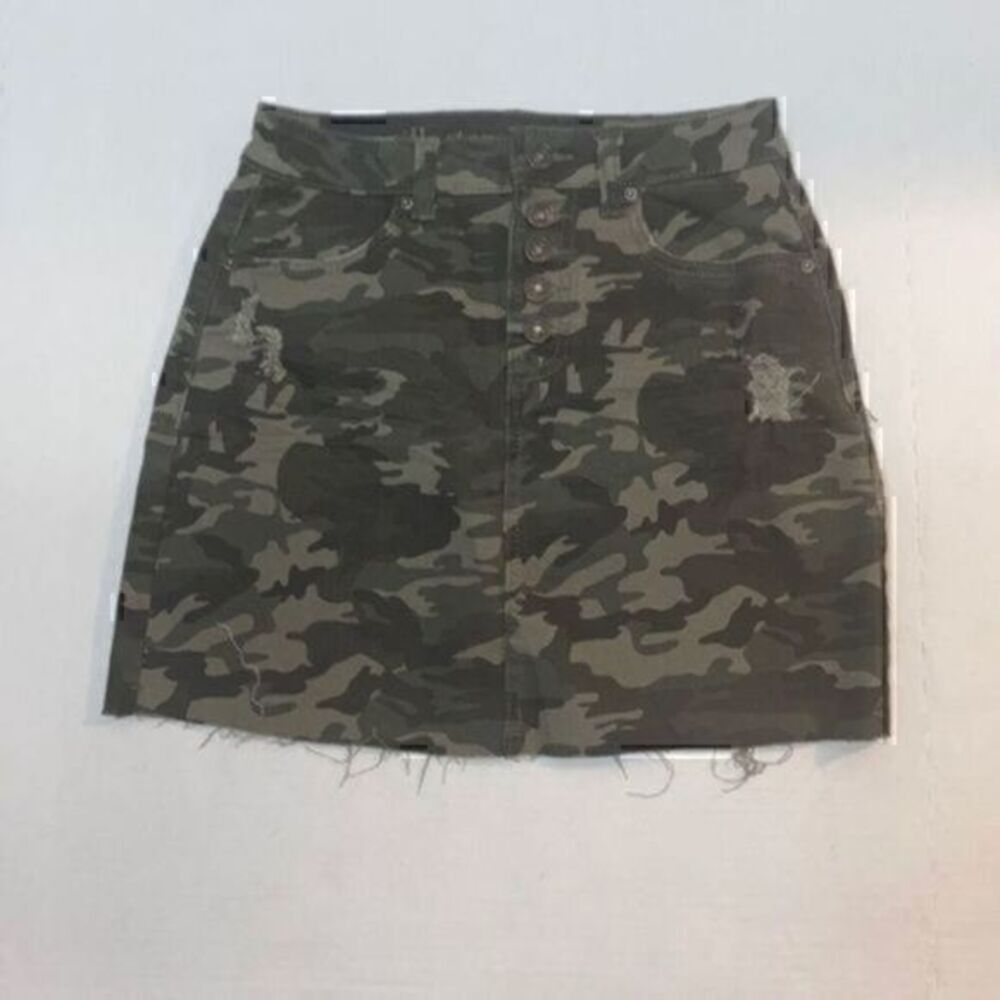 Vanilla Star women’s/juniors camouflage denim, distressed skirt size 3